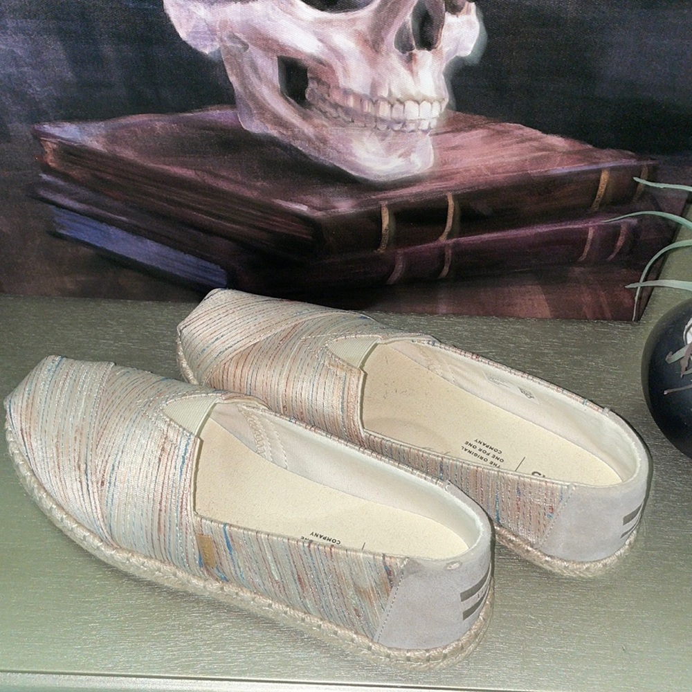 TOMS sz 8.5